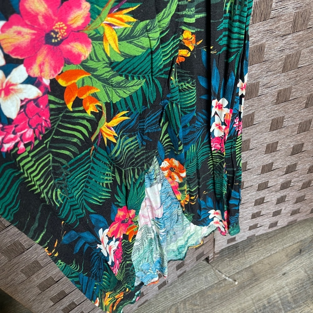 Popular Basics Tropical Faux-Wrap Maxi Dress – Size M - Picture 7 of 10